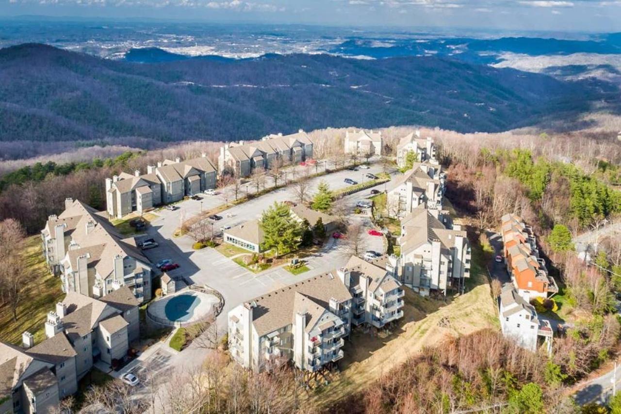 Sky High Views!!-Peak Mountaintop-Outdoor Pool-Close To Downtown-Private Balcony-Wifi-Cable Apartment Gatlinburg Exterior foto