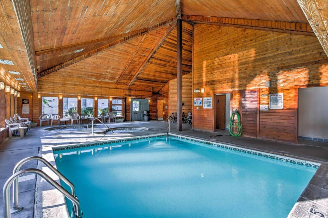 Sky High Views!!-Peak Mountaintop-Outdoor Pool-Close To Downtown-Private Balcony-Wifi-Cable Apartment Gatlinburg Exterior foto