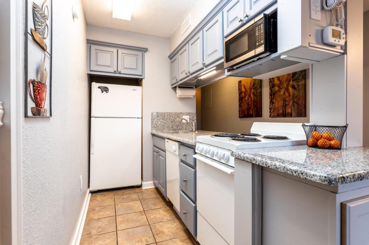 Sky High Views!!-Peak Mountaintop-Outdoor Pool-Close To Downtown-Private Balcony-Wifi-Cable Gatlinburg Exterior foto