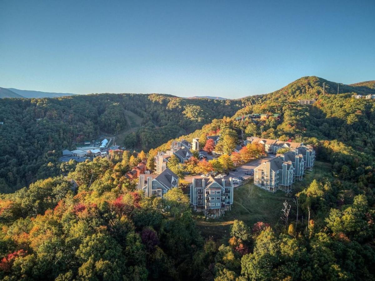 Sky High Views!!-Peak Mountaintop-Outdoor Pool-Close To Downtown-Private Balcony-Wifi-Cable Apartment Gatlinburg Exterior foto