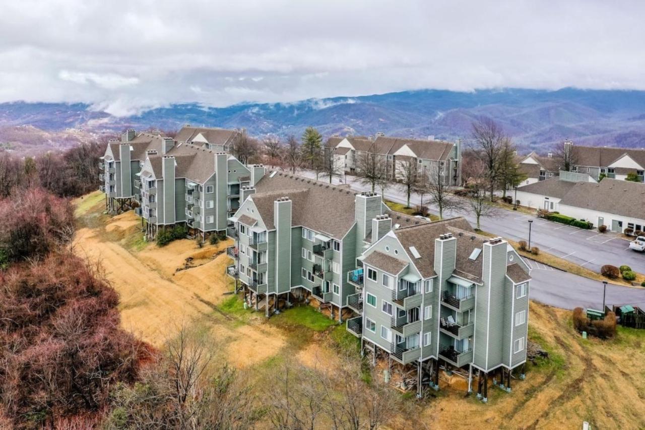 Sky High Views!!-Peak Mountaintop-Outdoor Pool-Close To Downtown-Private Balcony-Wifi-Cable Apartment Gatlinburg Exterior foto